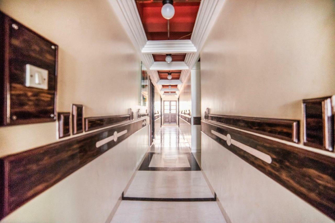 Fabhotel Santoor Geeta Bhawan Square Indore Extérieur photo